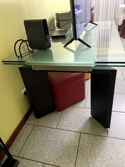 Mesa de Vidro Extensivel S/ cadeiras