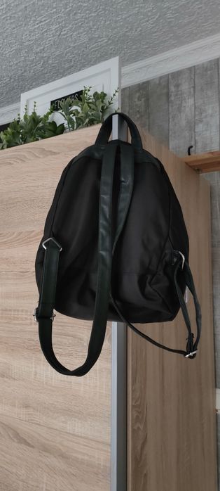 Czarny plecak damski