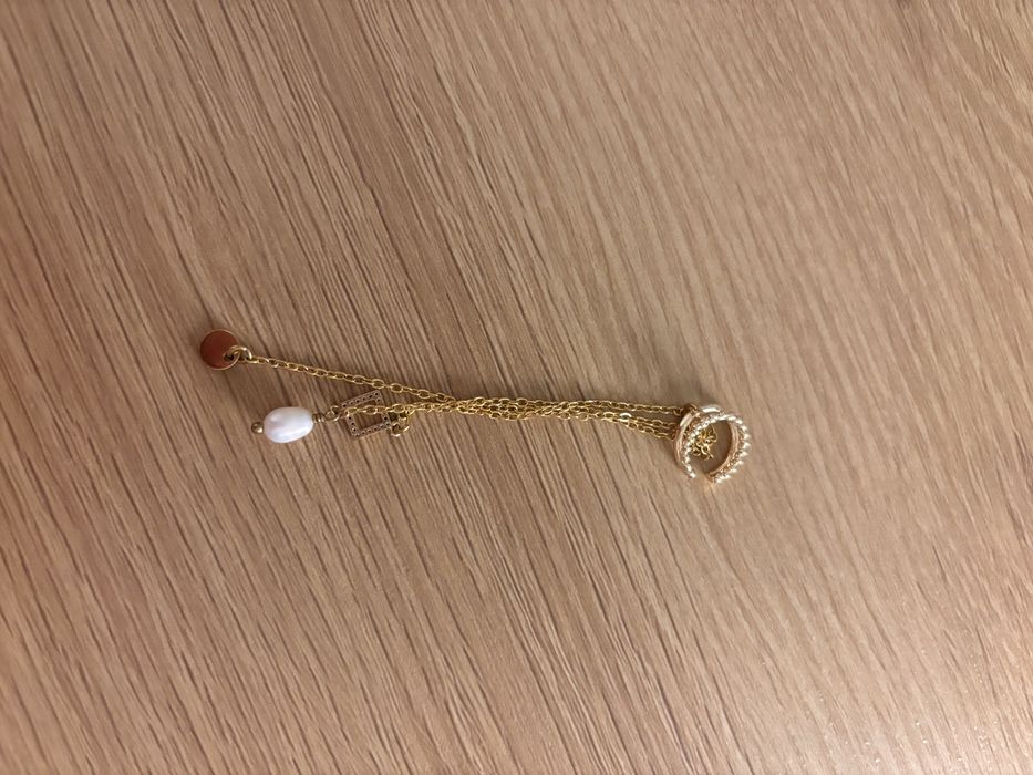 Сережка каф від бренду Grains de Verre