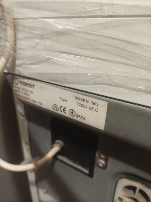 Машинка стіральна індезід  Італія