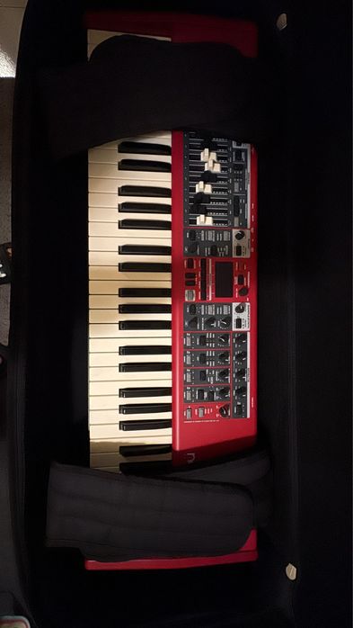 Nord Electro 6D 61 Como Novo