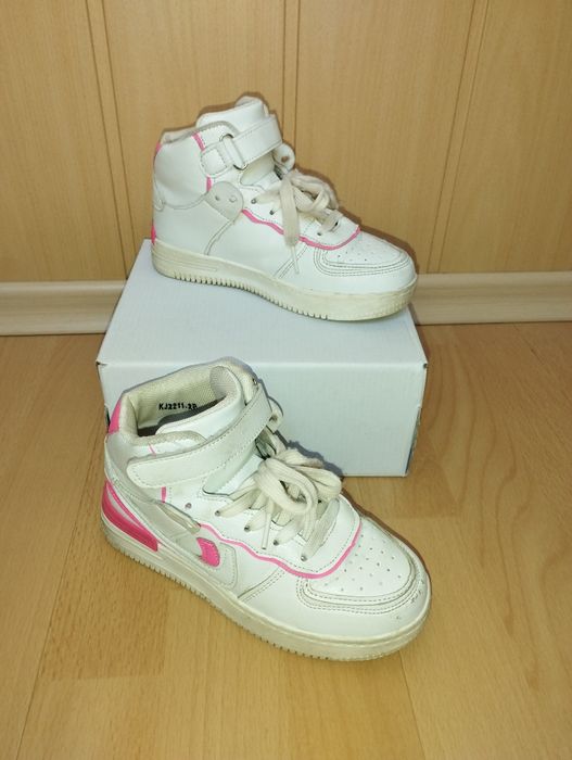 Хайтопи, чоботи, туфлі взуття на весну-осінь