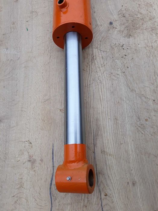 Siłownik hydrauliczny dwustronnego działania FI 50 łuparka