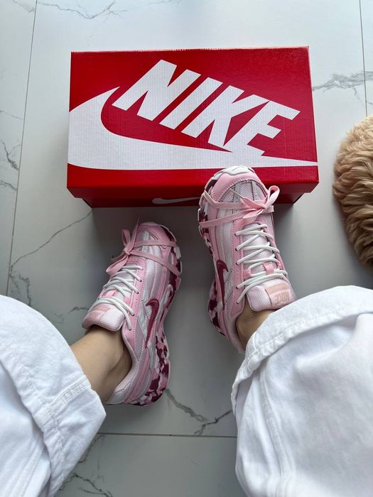 Nike Initiator Custom Pink жіночі кросівки найк інітіатор рожеві