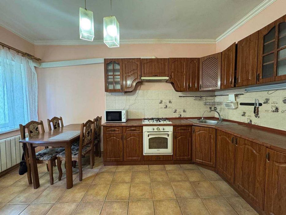 Здам в оренду 3к квартиру з автономним опаленням на Садовій