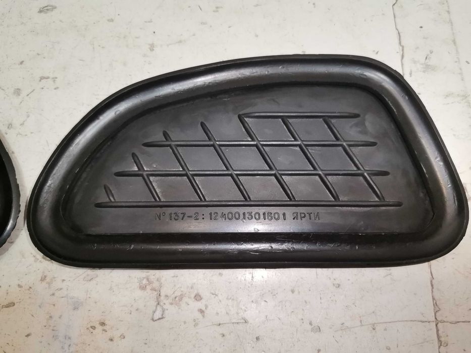 Восход-2 мотоцикл СССР резиновые накладки на бак