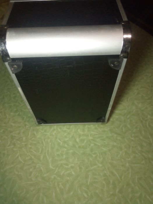 Чемодан мастера маникюра/парикмахера