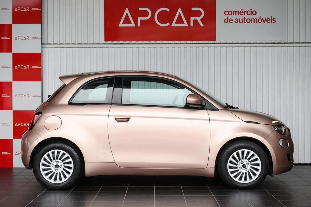 Fiat 500e Action