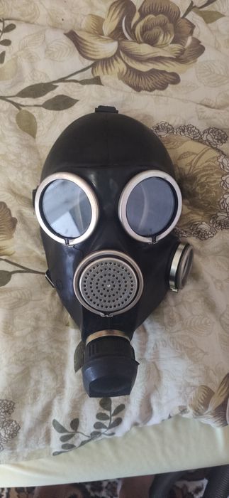 Противогаз гп-7.