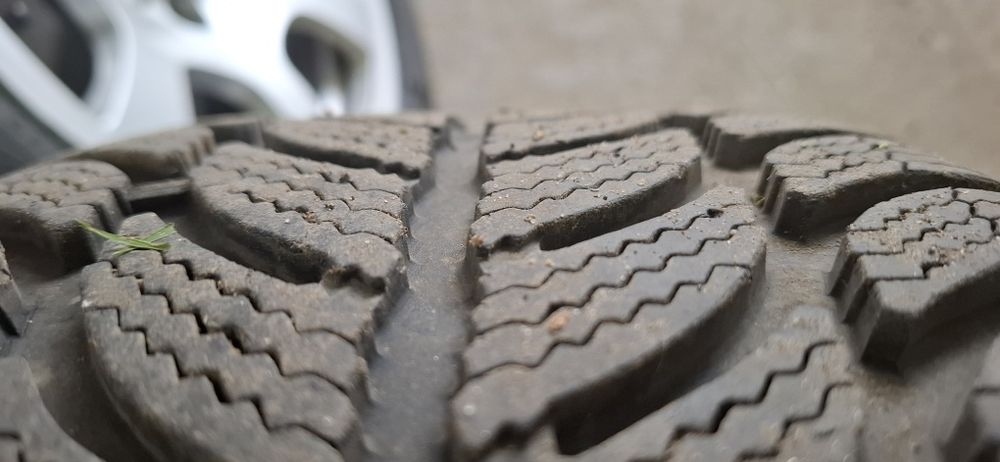 Alufelgi BMW 16 z oponami zimowymi