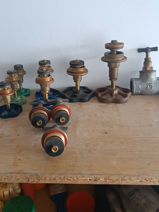 Materiały hydrauliczne,kształtki,złączki,zawory