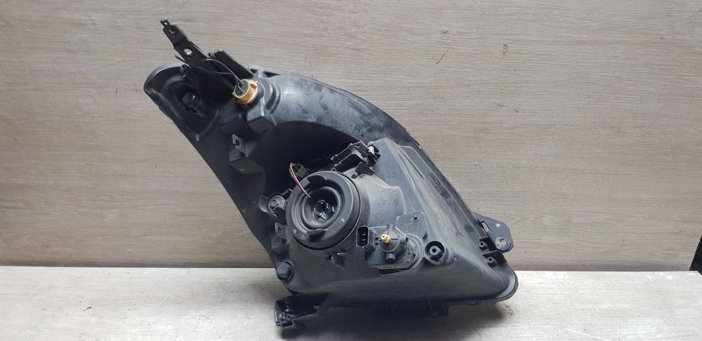 Фара Suzuki Swift 4 2005-2010p. Європа