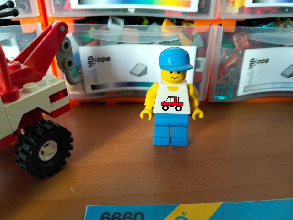 Lego Town 6660 Hook & Haul Wrecker (Hook and Haul Wrecker)