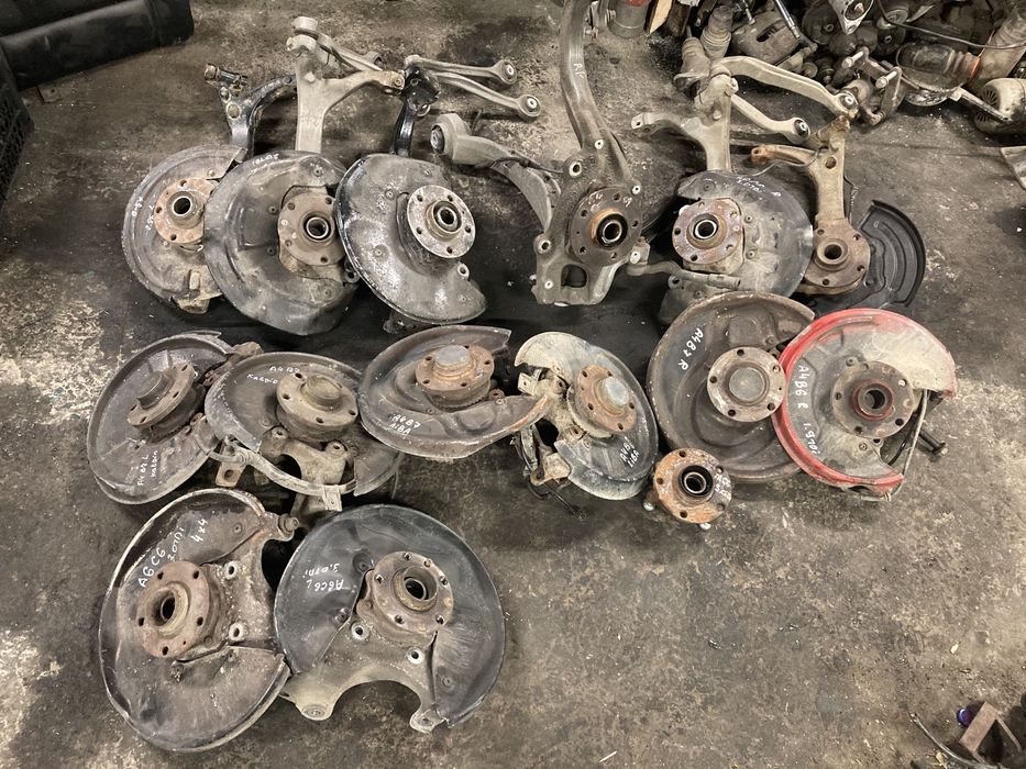 Ступиця цапфа поворотний кулак audi  a6c6 a6 c6 a4 b8 a4b8