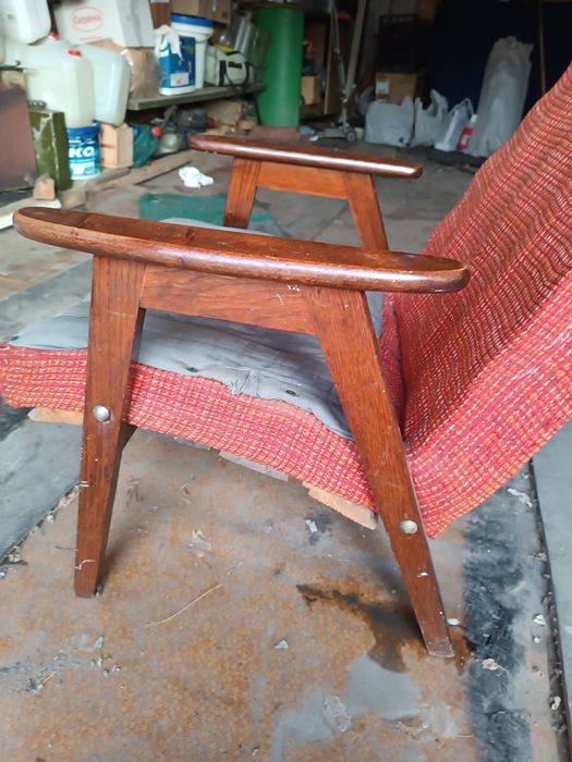 Продам крісла під реставрацію 2500 шт