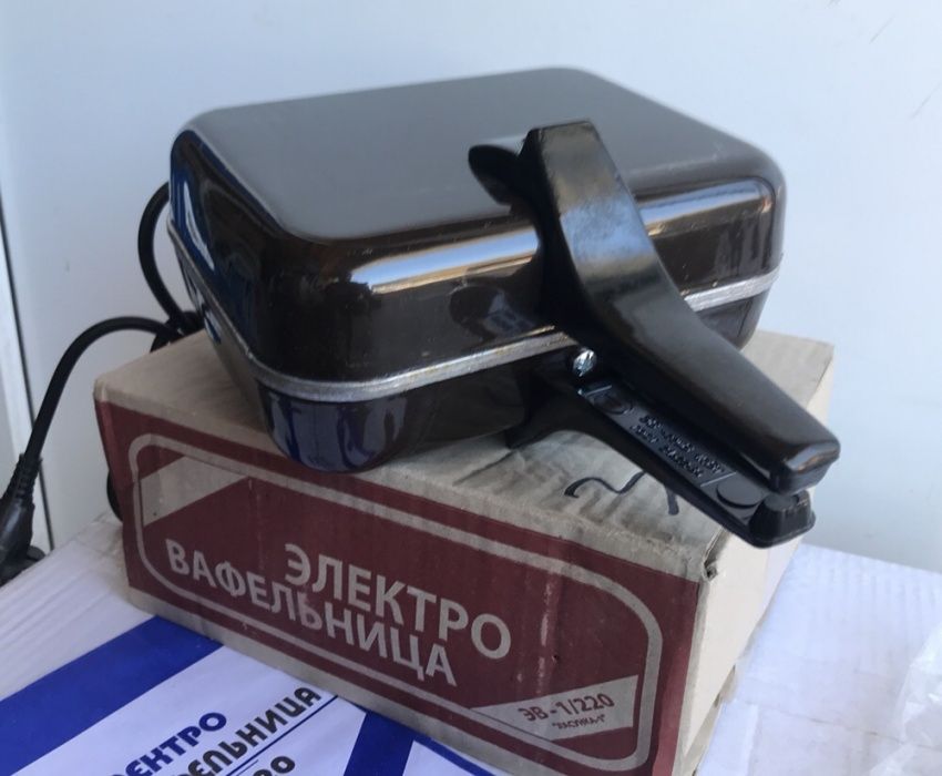 Электровафельница, Вафельница электрическая "Ласунка " новая !
