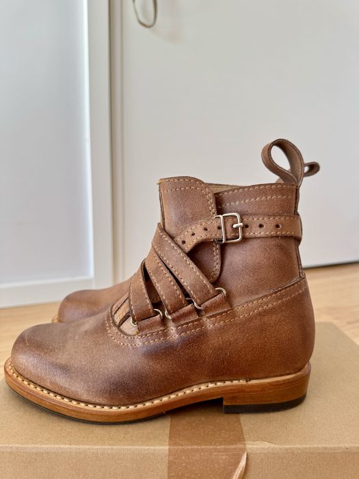 Botas em pele artesanal tamanho 35 novas