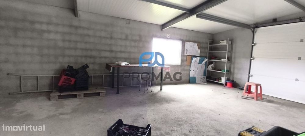 Terreno Urbanizável de 7959 m² com Armazém