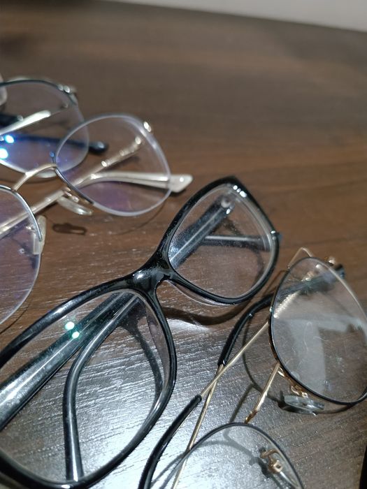 Окуляри (оправи)