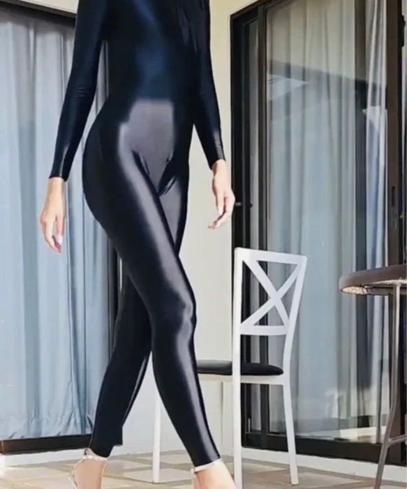 Czarny catsuit overal kombinezon z lycra ala latex