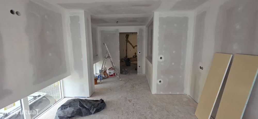 Apartamento T0 para venda no centro de Esgueira