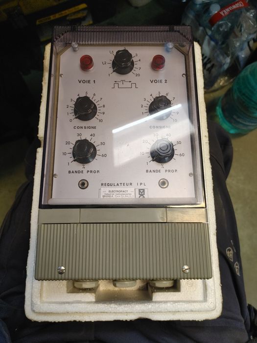 Regulator IPL firmy Electrofact z Brukseli.