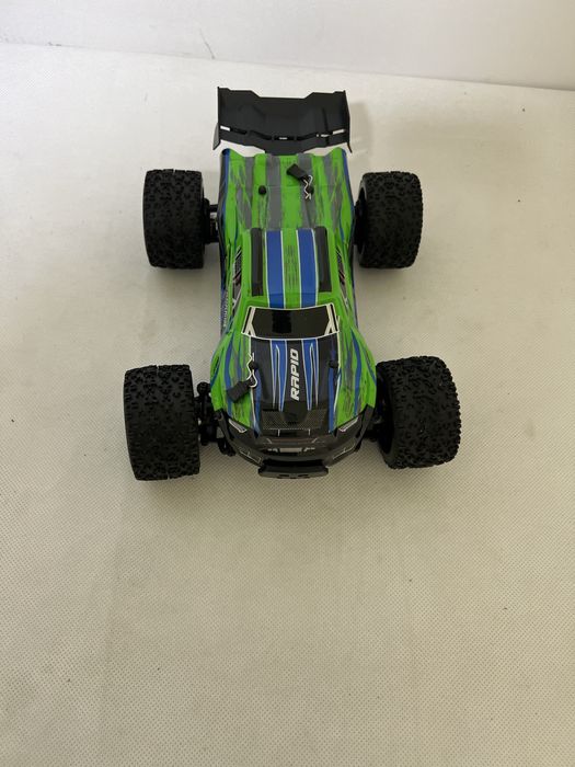 samochód Rapid 4x4 (Devotee V6) — moc i prędkość!