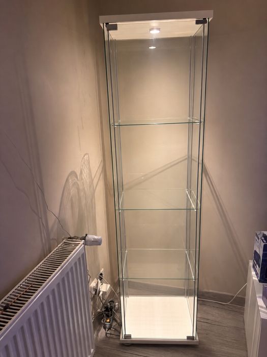 Witryna ikea DETOLF