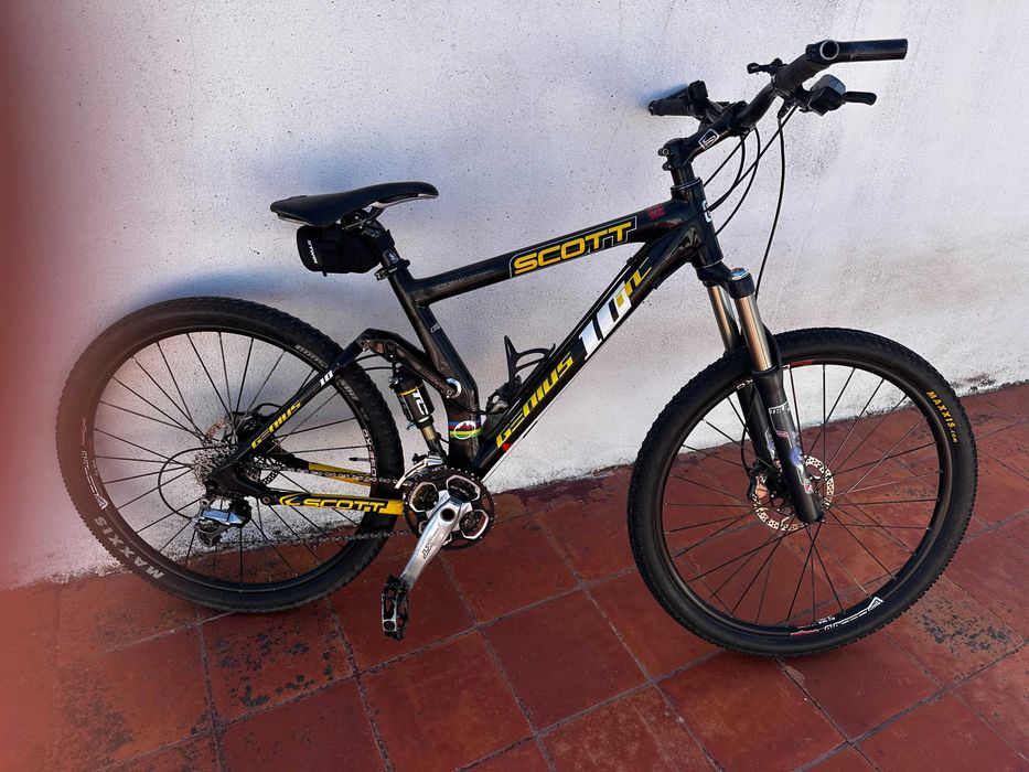 Bicicleta Scott carbono MC10 Genius