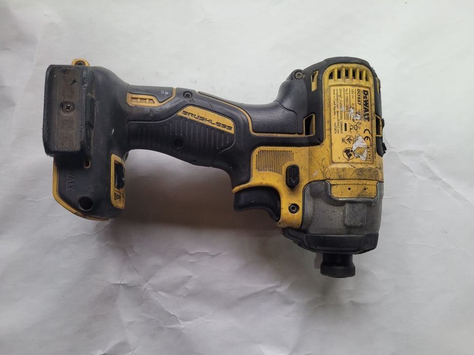 Zakrętarka DCF887 DeWalt