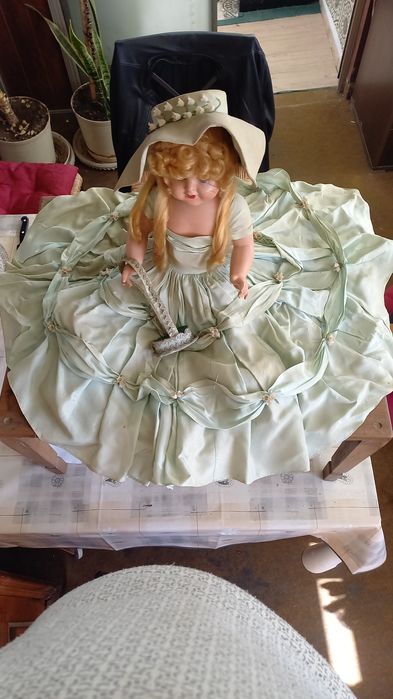 Very old doll from the early 1930s.