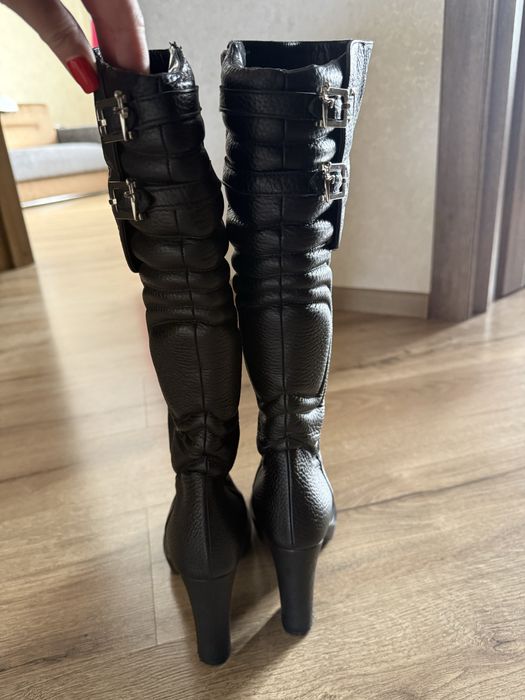 Чоботи Cesare Paciotti Італія