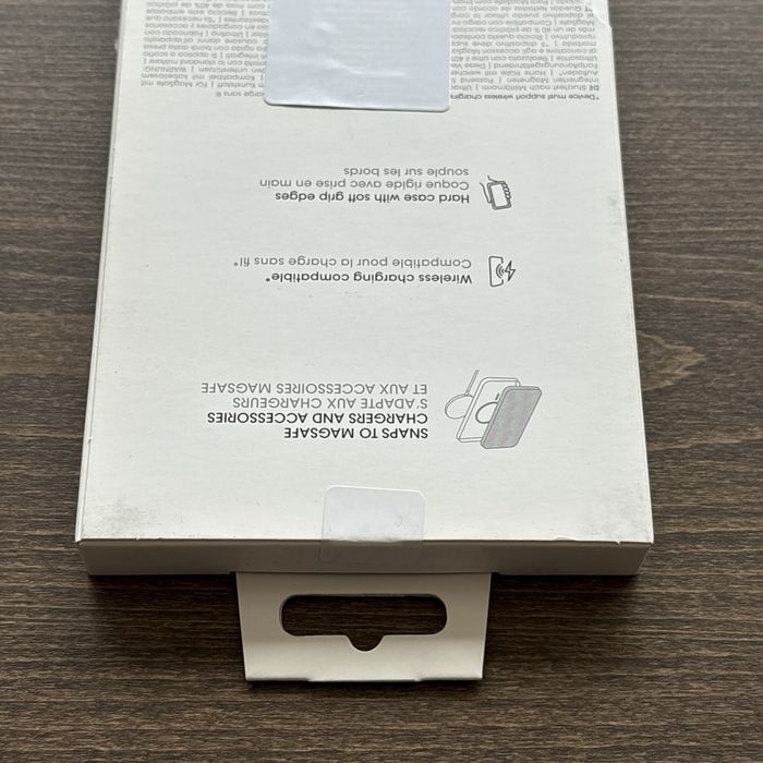 Capa Otterbox React Preta e Transparente iPhone 16 NOVA