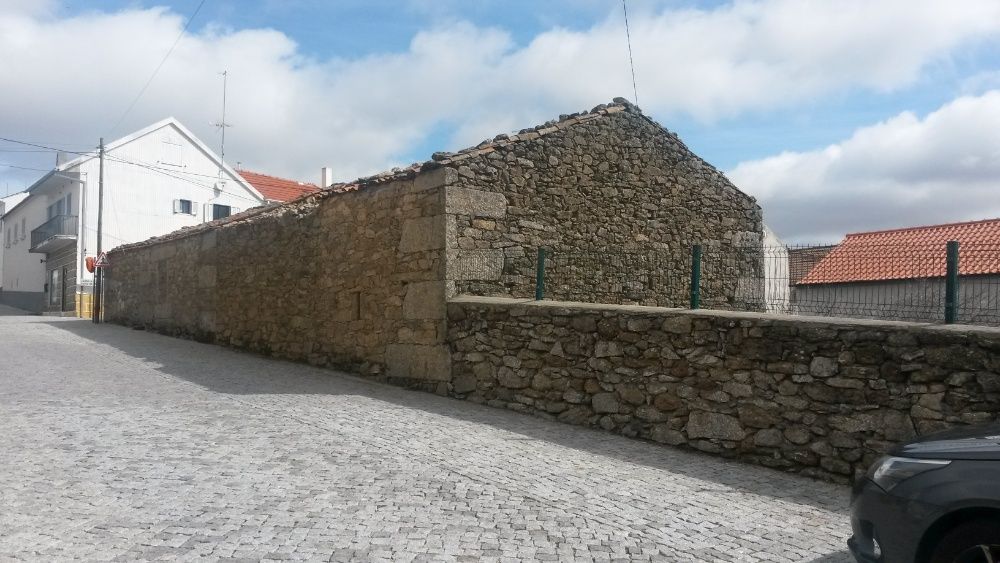 Casa com terreno em Aldeia Velha Sabugal