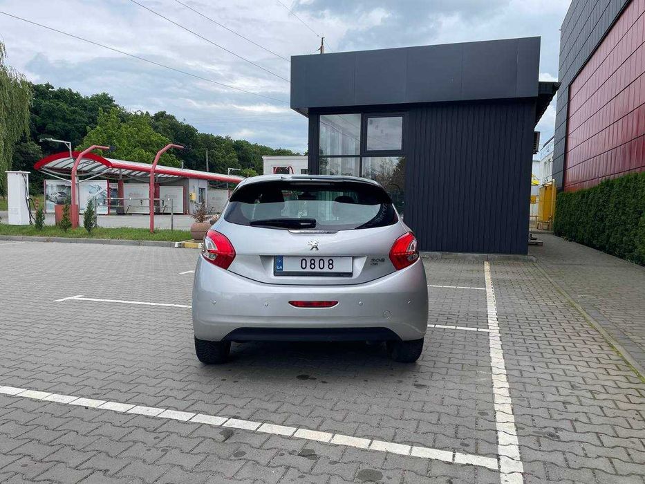 Peugeot 208 2014