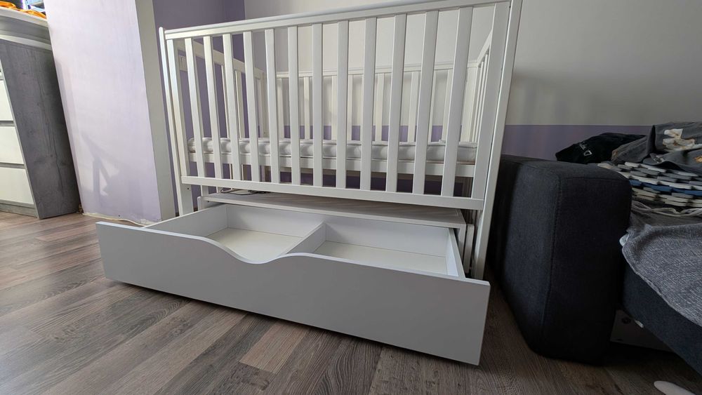 Детская кроватка с маятником + матрас, отличное состояние