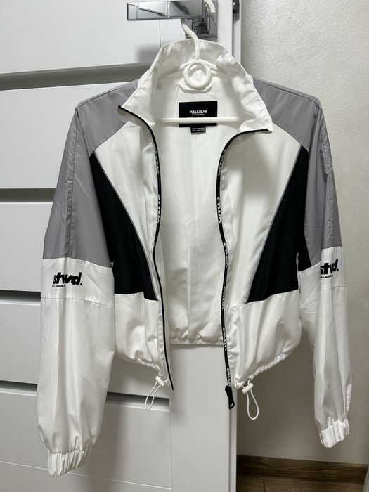 Nowa kurtka wiatrówka Pull&Bear rozmiar S