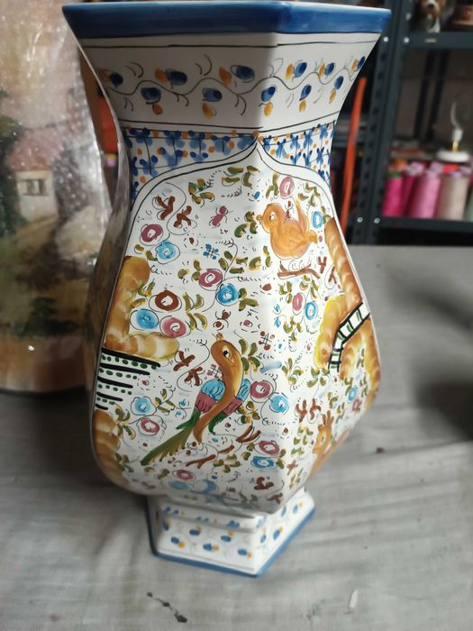 Jarra antiga pintada a mão