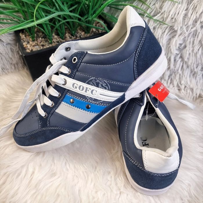 GOFC Sneakersy Buty męskie sportowe granatowe z białym 42