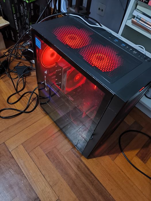 TORRE PC GAMER i7 7700K AMD Rx  Vega  64