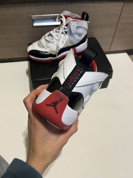 Кроссівки Nike Air Jordan 11 13 Two Trey 39