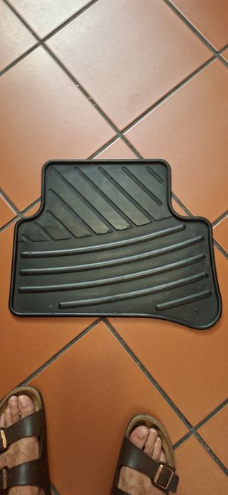 Tapetes traseiros para mercedes A180 .