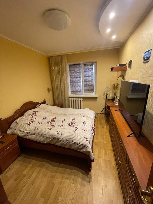 Здам 2 кім. квартиру в центрі міста.