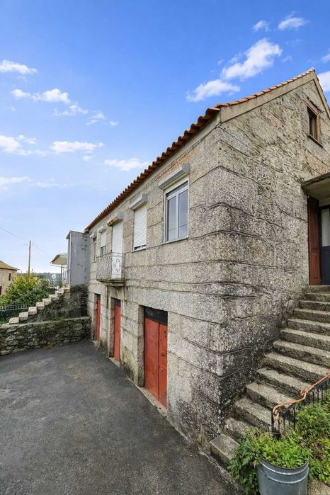 Casa em Pedra com Terreno | Projeto de Reabilitação | Ramirão – Casal Vasco