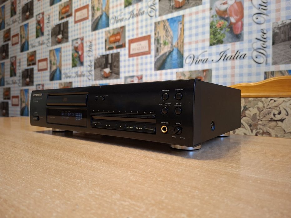 Компактный японский проигрыватель CD Pioneer PD-104,АССОРТИМЕНТ!