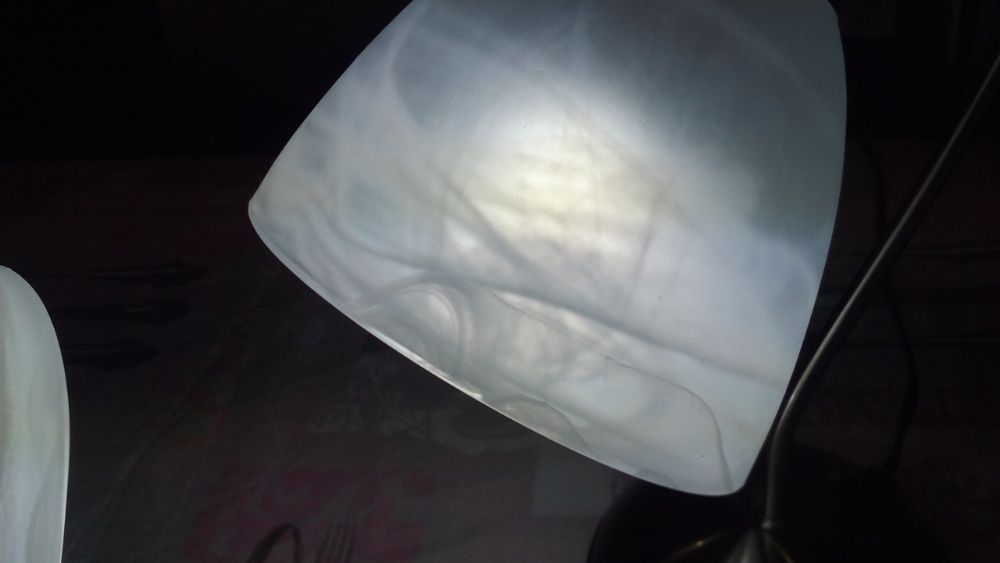 Elegantes e invulgares candeeiros p/ secretária e mesinha de cabeceira