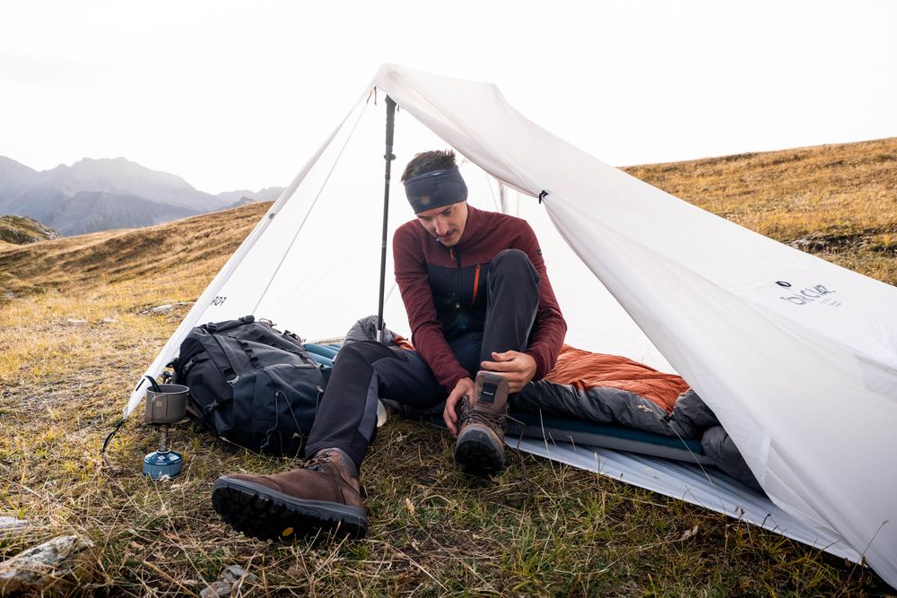 Tenda abrigo de trekking 1 lugar MT900, leve e compacta