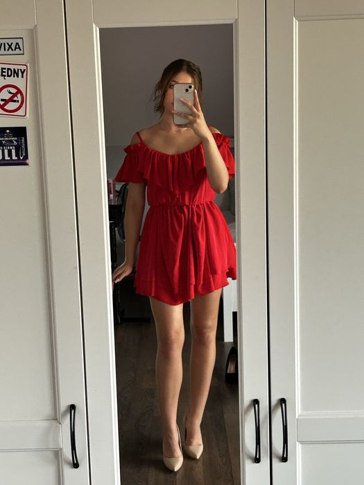 czerwona sukienka