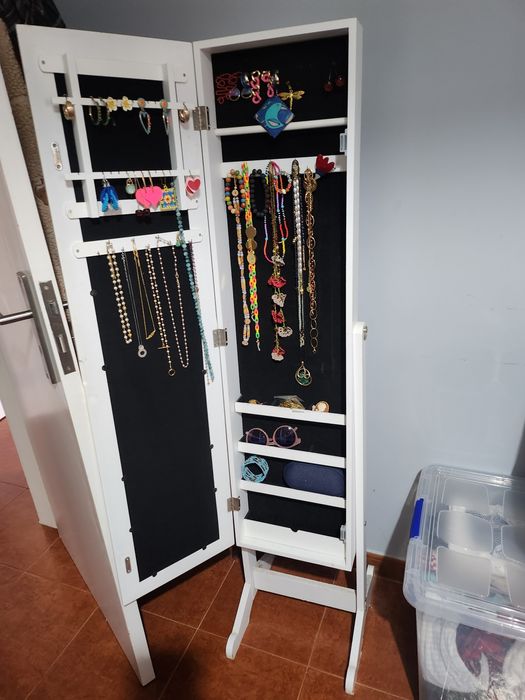 Espelho com arrumacao