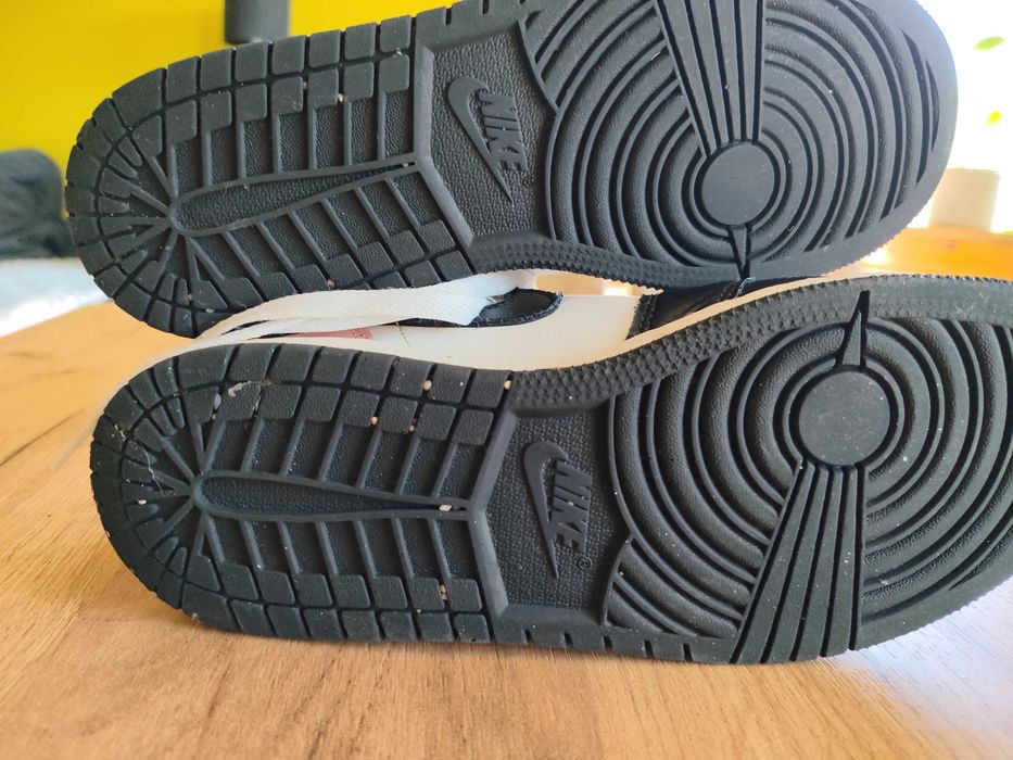 Buty Nike Jordan 1 Mid